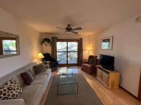 Cozy 1 BDR Condo in the Country Club!